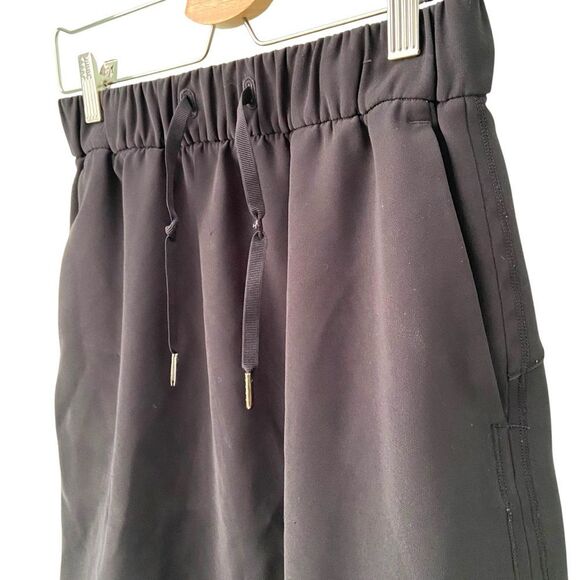 Lululemon On The Fly Black Drawstring Skirt in Size 6 - Picture 3 of 5
